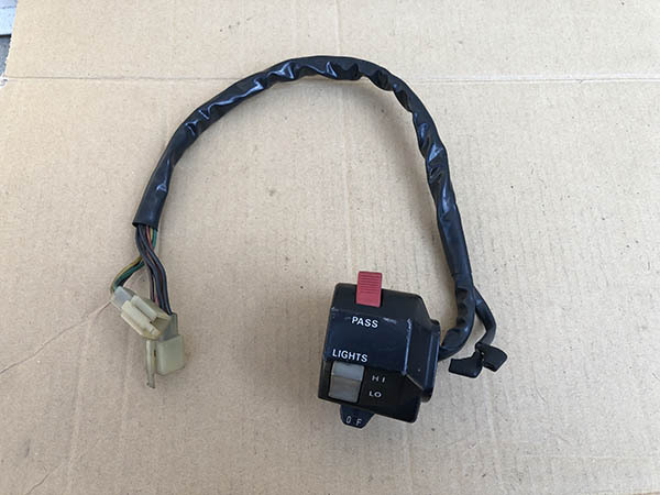 ヤマハ FZR250 純正 左 ハンドルスイッチ スイッチボックス拍卖