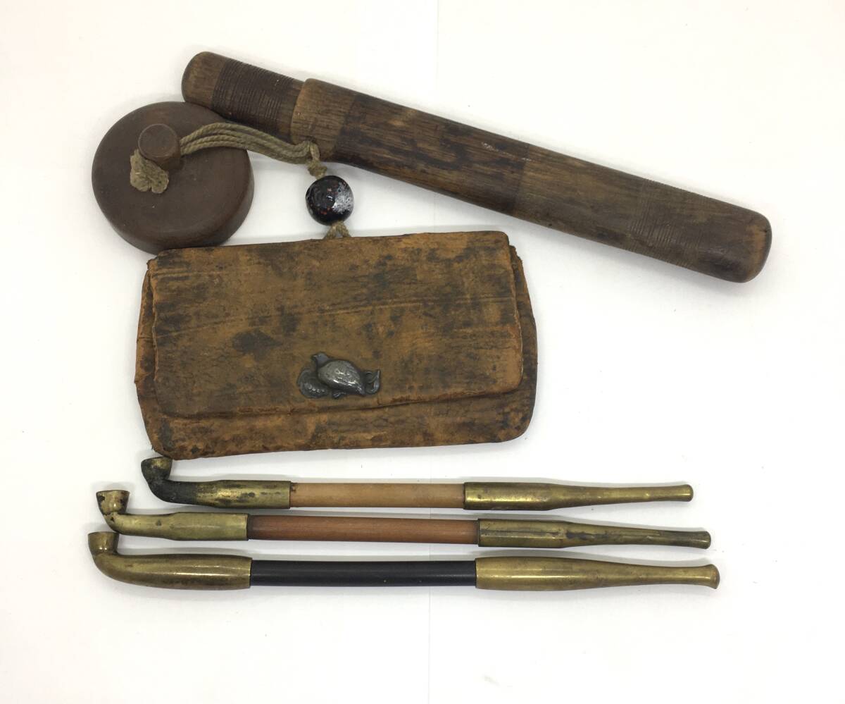 時代物 喫煙具 煙草入れ 表銀 刻印 煙管 キセル 3本 アンティーク 煙草入 煙管入れ たばこ入れ拍卖