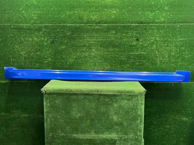 スバル インプレッサ GH2 サイドステップ右 運転席側 カラー02C拍卖