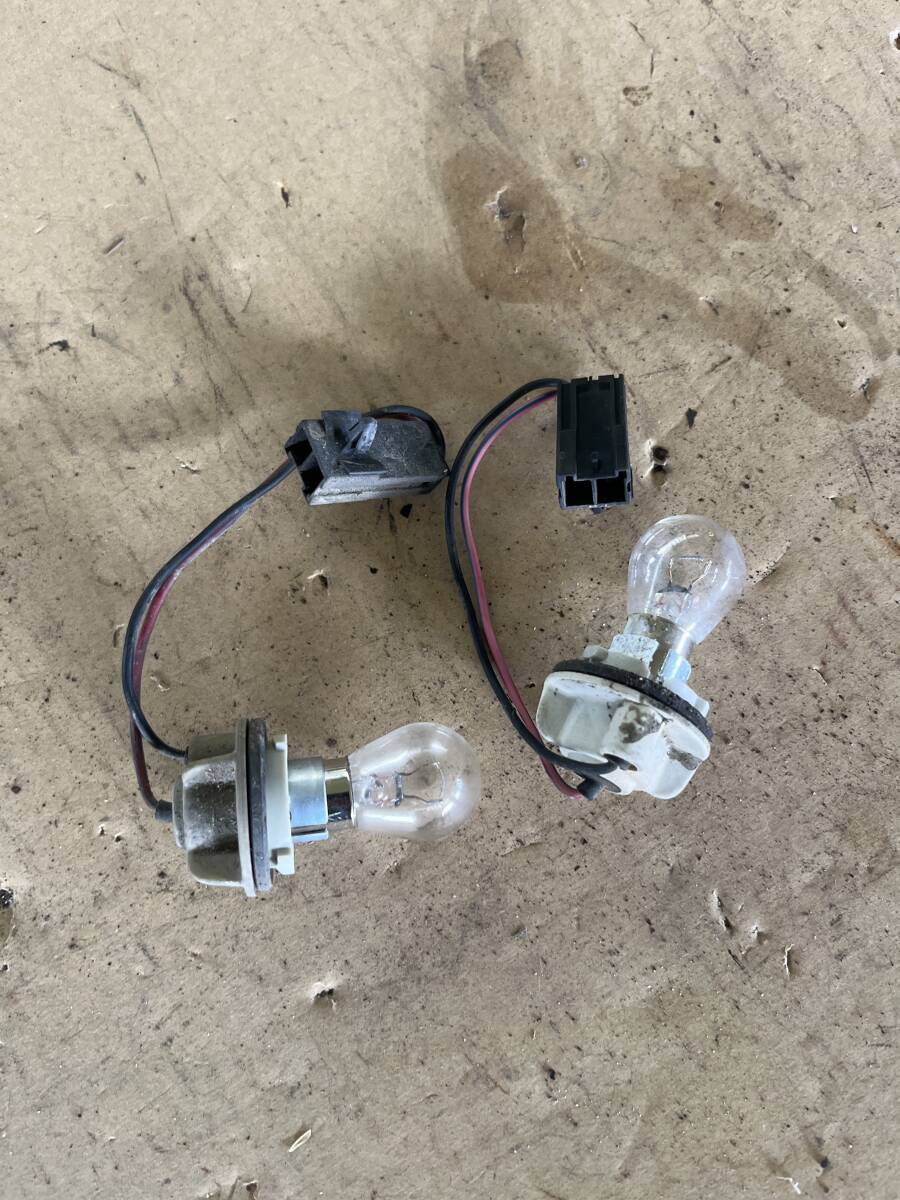 日産 32 スカイライン 2ドア 純正 左右 リアナンバー ライト ソケット拍卖