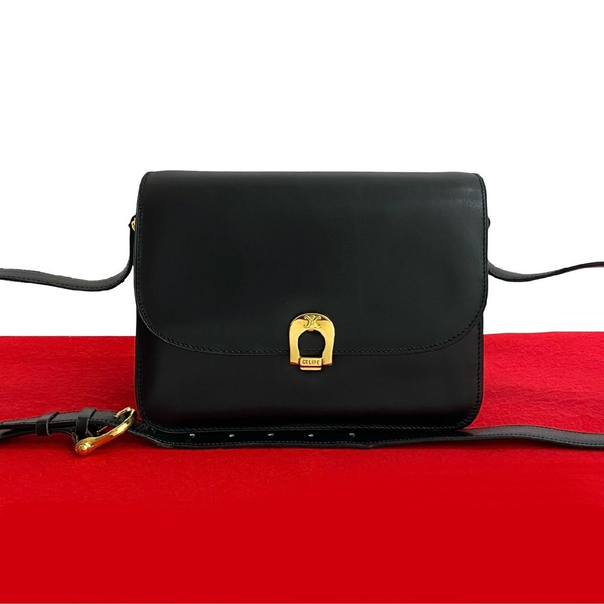 極 美品 CELINE セリーヌ ヴィンテージ トリオンフ ロゴ 金具 カーフ レザー 本革 ショルダーバッグ ポシェット サコッシュ ブラック 98352拍卖