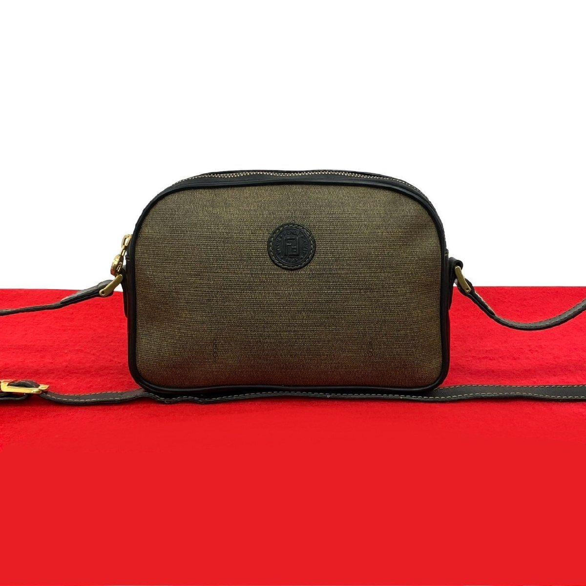 極 美品 FENDI フェンディ ヴィンテージ FF ロゴ モチーフ レザー ミニ ショルダーバッグ ポシェット サコッシュ ブラウン 54365拍卖