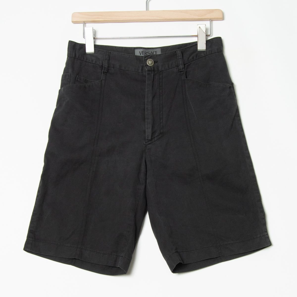 VERSACE JEANS COUTURE ヴェルサーチェ ジーンズクチュール ショート ハーフパンツ コットン系 ブラック サイズ30 メンズ 紳士 ボトムス拍卖