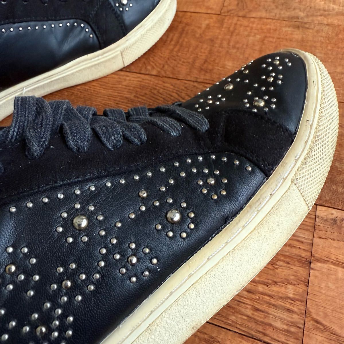 スニーカー レディース 36 黒 ブラック スタッズ 靴 レザー調 シルバー ストリート モード パリ購入 ロック カジュアル 海外製 USED 個性派拍卖