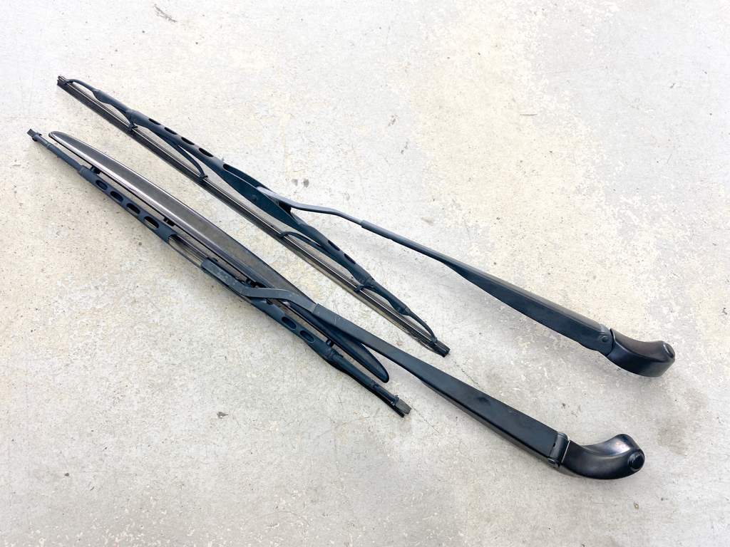 MINI R56 ONE ME14 右H 純正 フロント ワイパー アーム セット ゴム交換要拍卖