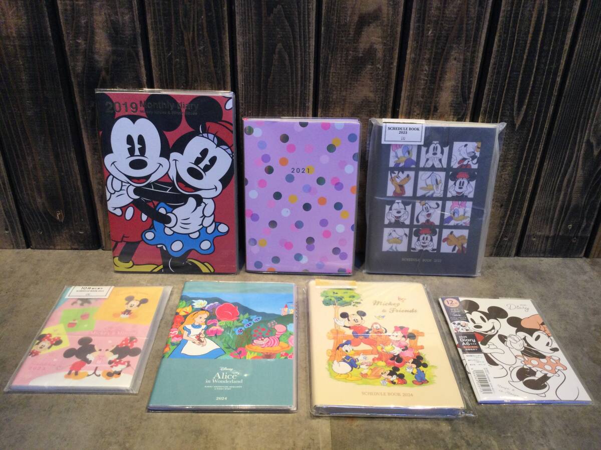 美品・未使用 平成レトロ 保管品 ディズニースケジュール帳6冊+他1冊 まとめて7冊セット 拍卖