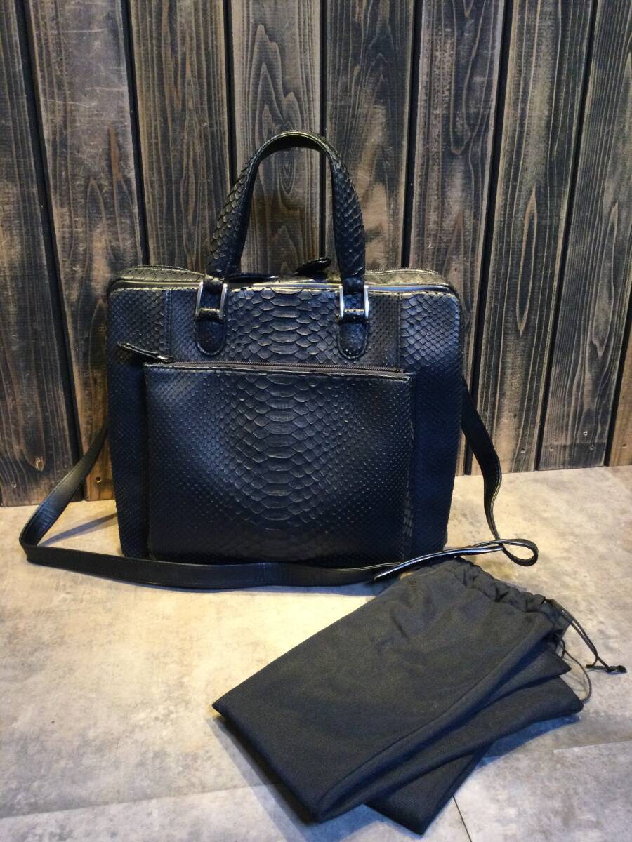 美品 ダイヤモンドパイソン ショルダーバッグ ハンドバッグ 2WAYバッグ 黒 蛇革×本革 保存袋付 蛇革 鞄 かばん 肩掛け 斜めかけ バッグ拍卖