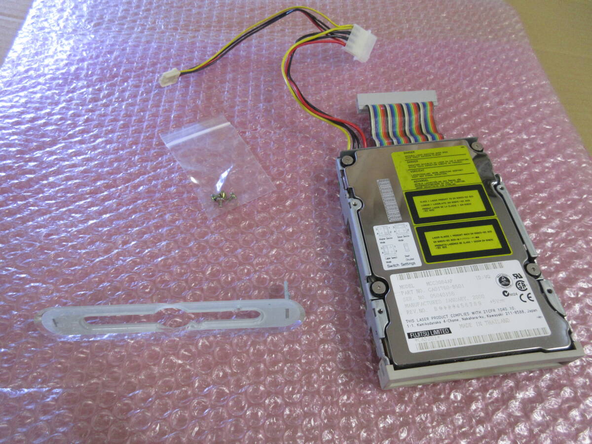 ★中古★Fujitsu 内蔵 MOドライブ 640MB MCC3064AP / Apple PowerMac G4 クイックシルバー用ベゼルつき拍卖