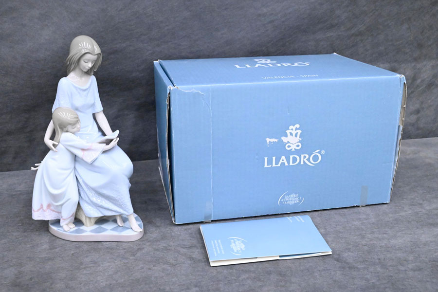 GF26 展示超美品 LLADRO リヤドロ リアドロ お休み前のご本 フィギュリン 陶器 置物 飾り物 外箱有拍卖