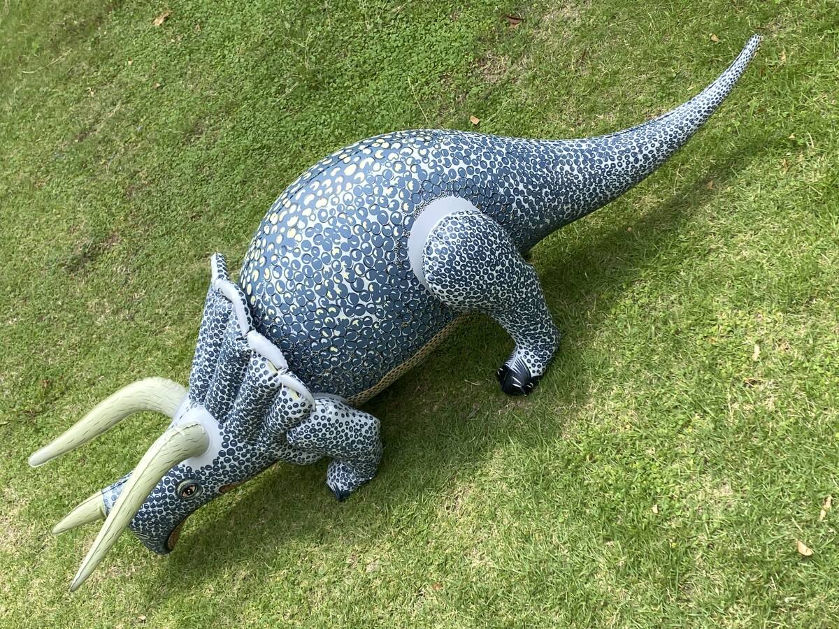 新品 KK IGARASHI トリケラトプス 恐竜 SIZE-155X50㎝ BLOW UP ウォーターフロート 灰系色 プール 空気 ビニール 浮き輪 ウキワ 浮輪 珍品拍卖