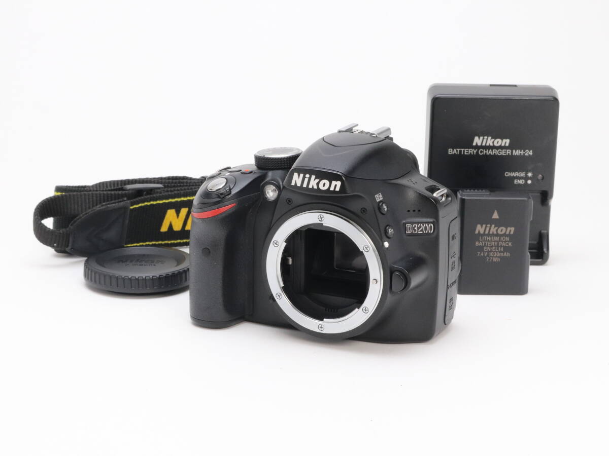 A (美品) Nikon ニコン D3200 ボディ シャッター数 3,330枚 初期不良返品可 88-137拍卖