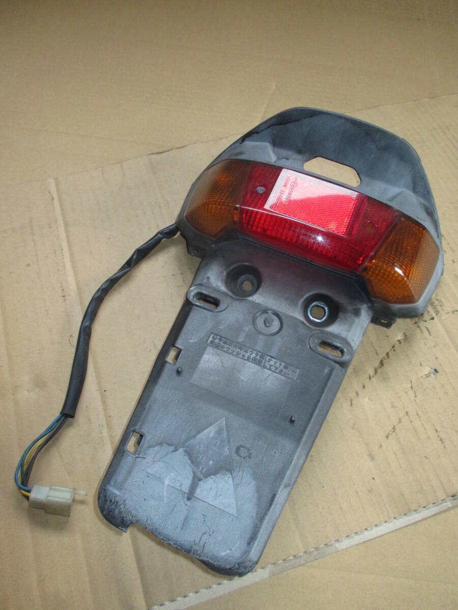 ヤマハ ジョグ 3KJ 純正 テールランプ リアウインカー 実動車外し 検) YAMAHA jog-1 3YJ 3Yk アプリオ ビーノ 2スト キャブ車 50cc 原付き拍卖