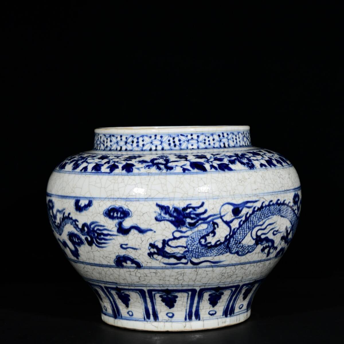 zz8|6113 中国磁器 陶芸 磁器『円鯖竜紋缶です』施釉陶 古代工芸品 陶芸 精美彫 置物 收藏品拍卖