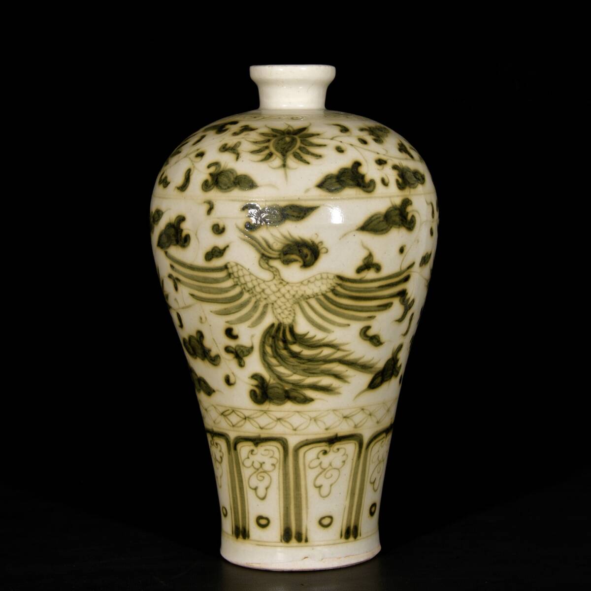 zz8|7617 中国磁器 陶芸 磁器『宋釉里紅鳳紋の梅瓶です』施釉陶 古代工芸品 陶芸 精美彫 置物 收藏品拍卖