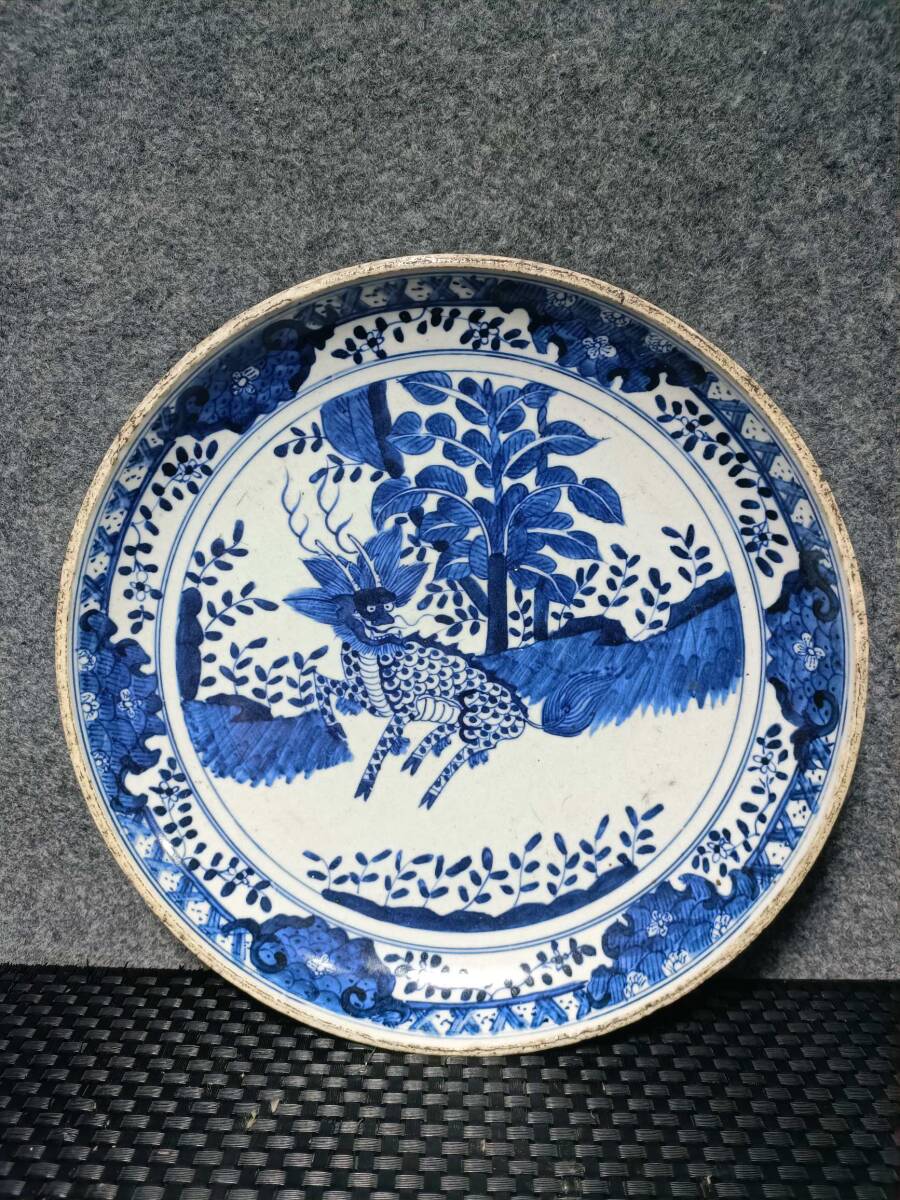 zz8|7603 中国磁器 陶芸 磁器『清,青花麒麟紋盤です』施釉陶 古代工芸品 陶芸 精美彫 置物 收藏品拍卖