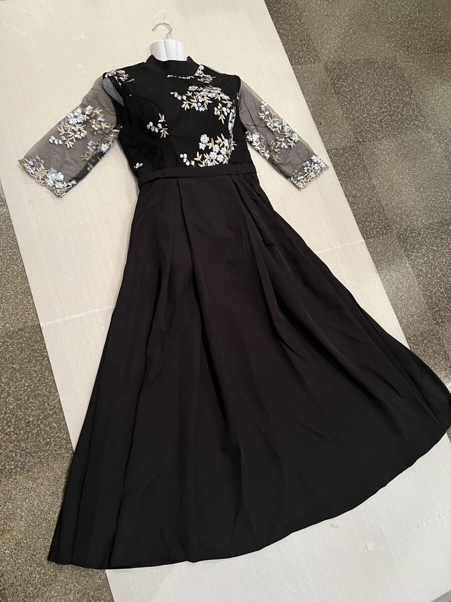 美品◆オケージョン/二次会/パーティ/司会/演奏会/舞台/撮影/カラー ◆黒+刺繍◆ロングドレス◆袖付き拍卖