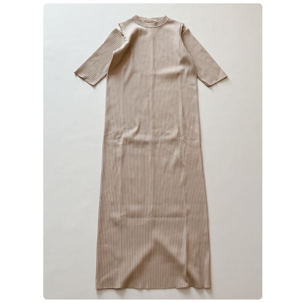 ノーブル 半袖トタンテレコ オープン ショルダー ワンピース ロング リブ ベージュ クルーネック拍卖