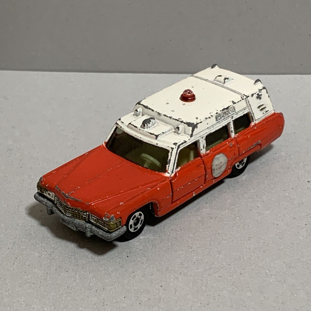 TOMICA トミカ No.F2 キャデラック 救急車 赤十字 1976 ミニカー 日本製 当時物 CADILLAC拍卖