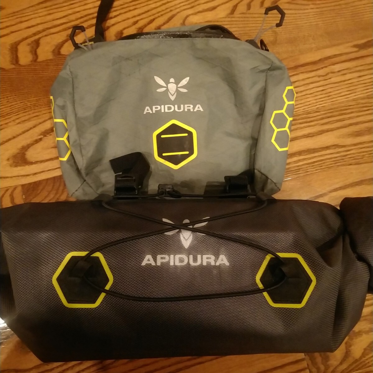 APIDURA EXPEDITION HANDLEBARBAG 9L ACCESSORY POCKET アピデュラ ハンドルバーバッグ アクセサリーポケット セット フロントバッグ 防水拍卖