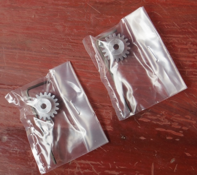 【2個】グラスホッパー,ランチボックスアルミ18Tピニオンギアセット,19805997 (ゆうパケット)拍卖