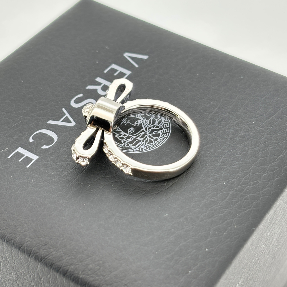 未使用 VERSACE メドゥーサ ラインストーン リング 11号 シルバー拍卖