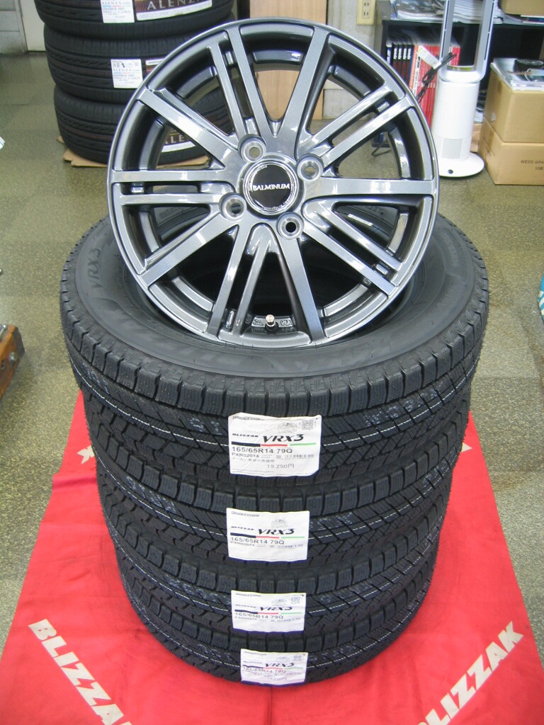 ブリヂストン 国産 スタッドレスタイヤ VRX3 165/65R14 165/65-14 & アルミホイール セット 新品 4本 個人宅も 送料無料 タンク、ルーミー拍卖