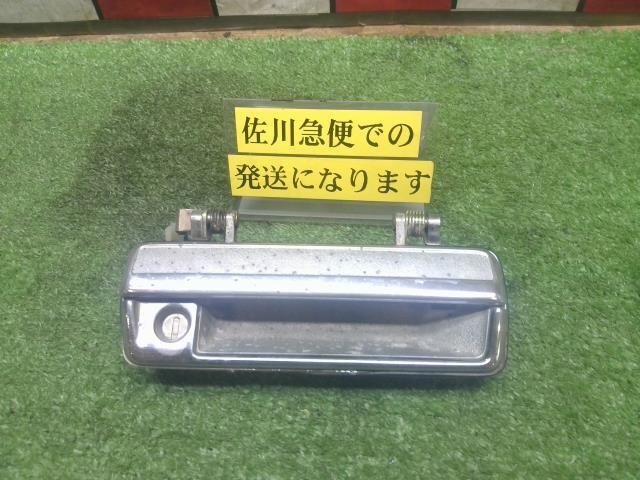 日産 セドリック SGL E-430 旧車 純正 右 フロント ドアアウターハンドル キーシリンダー付 メッキ 腐食・傷・クスミ有り 現状販売 中古拍卖