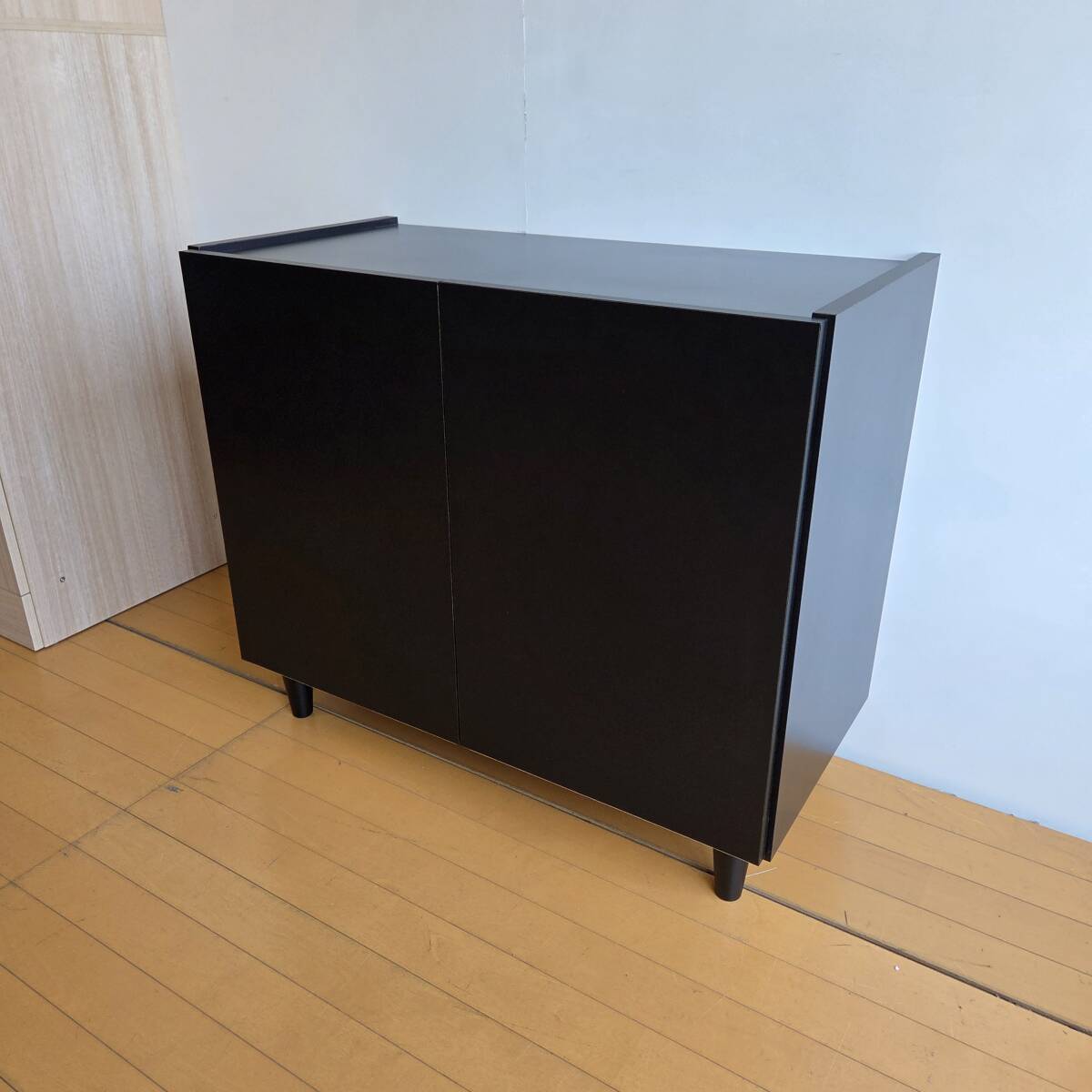 未使用訳あり キャビネット 幅80 完成品 日本製 木製 収納棚 リビング ブラックインテリア 収納 棚 ラック 扉付き リビングボード 拍卖