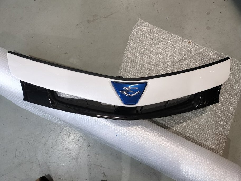 【即決】☆トヨタ純正☆エスティマハイブリッド☆3型☆アエラス☆グリル☆ホワイトパール☆070☆AHR20☆ACR50☆GSR50☆エスティマ☆拍卖