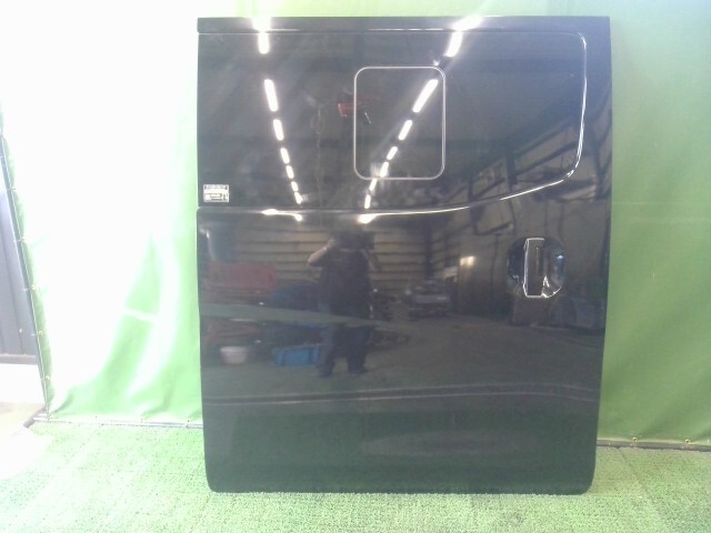 NV350キャラバン LDF-VW2E26 右リアドア 右Rドア KH3 H210M-3XUBA 82300-3XU1A拍卖