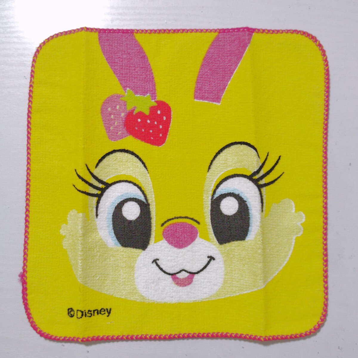新品 未使用 ハンドタオル ディズニー うさぎ キャラクター イエロー 黄色 20cm × 20cm タオル ミニタオル 手拭き拍卖
