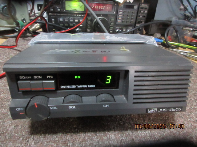 日本無線 JRC UHS-41s05形 マイクなし  UHF 5w 3CH 電源入ります 実験用 部品とり拍卖