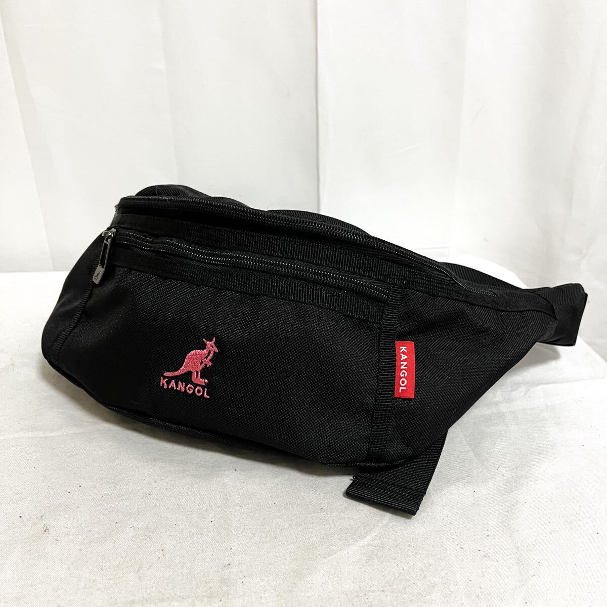 和817★ KANGOL カンゴール ボディバッグ ショルダーバッグ 斜めがけ ブラック レディース拍卖