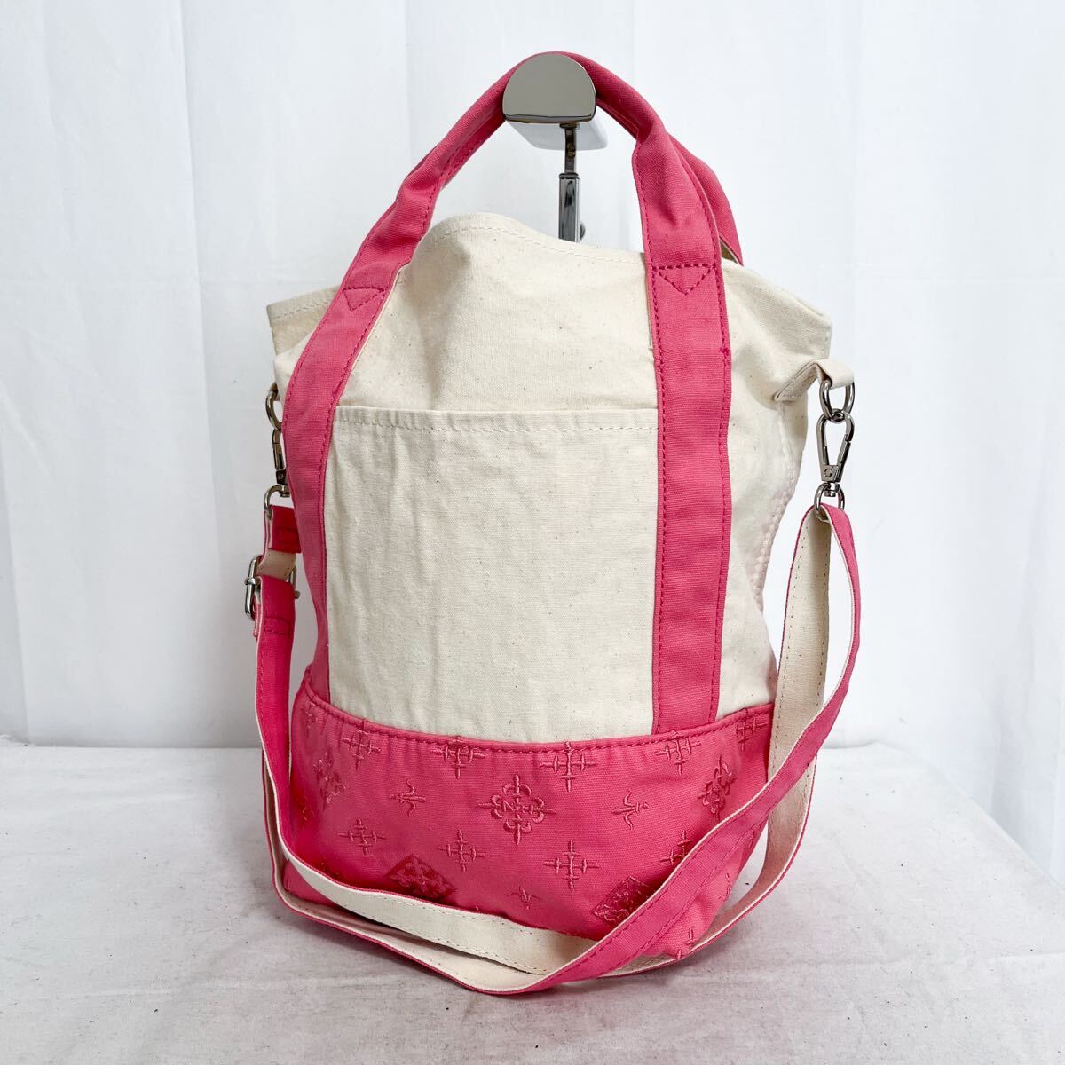 和826★ Daily russet デイリーラシット ハンドバッグ ショルダーバッグ 刺繍 ホワイト ピンク レディース拍卖