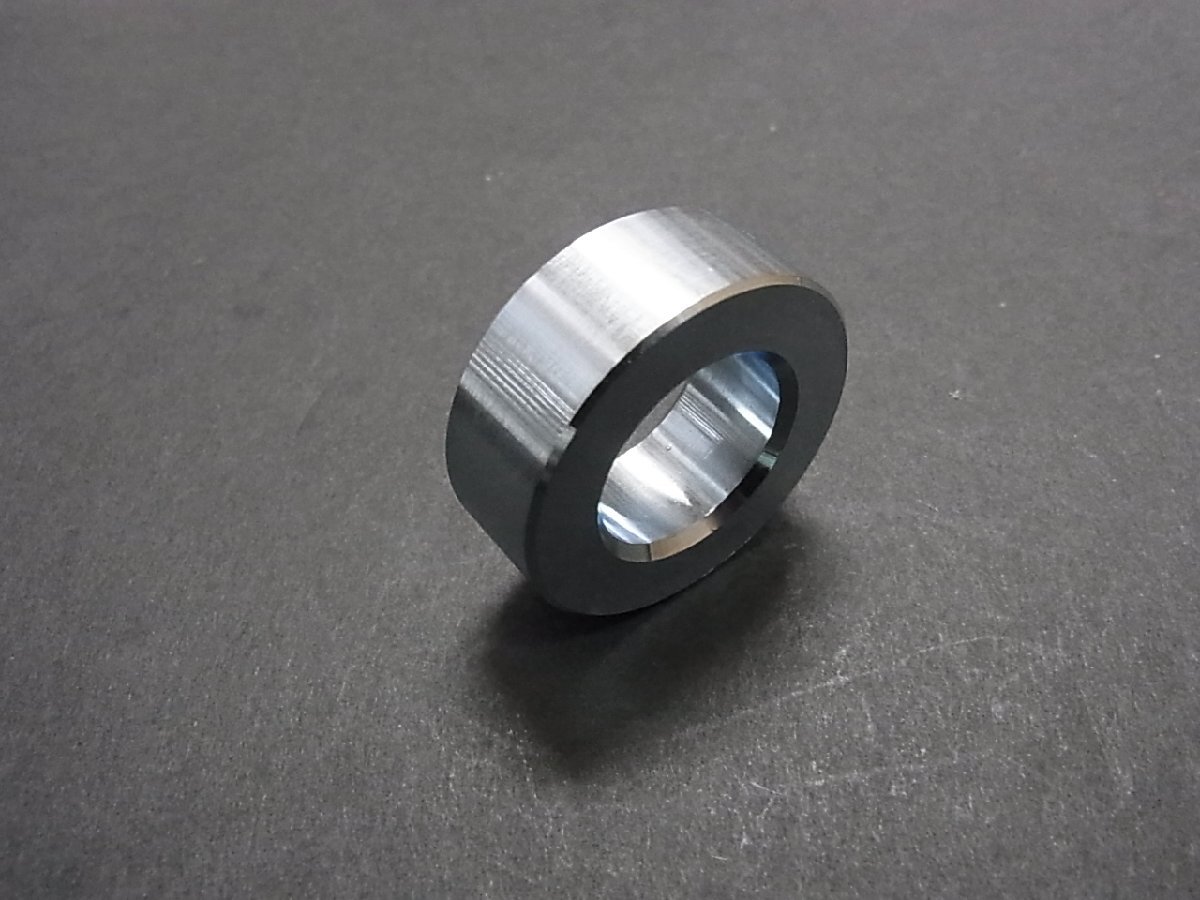 【OUTLINE製品】GT380 リヤアクスルシャフトカラーL 左側▲アウトライン製▲SUZUKI▲09180-17035▲新品▲拍卖