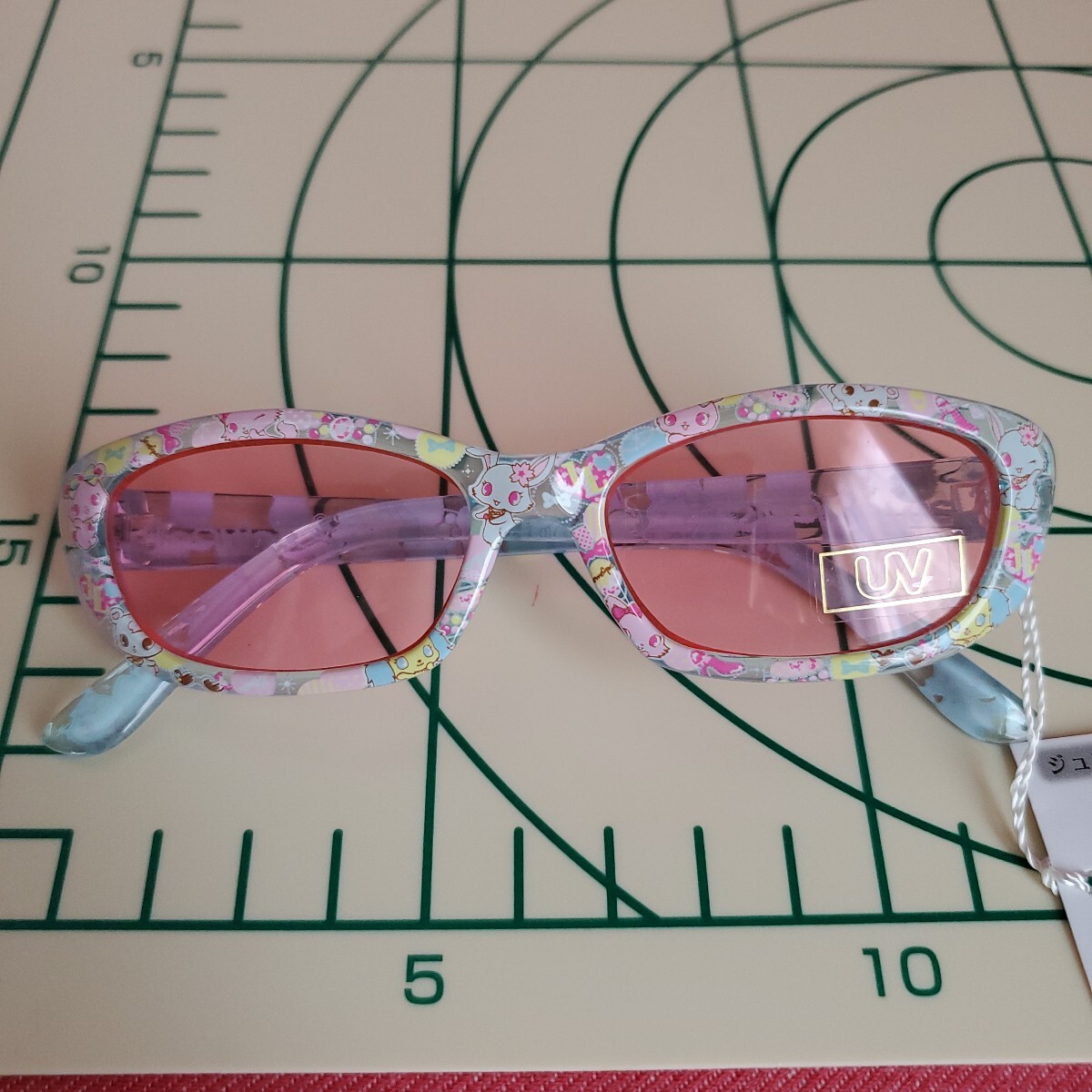 ジュエルペット キッズ用サングラス UVカットレンズ 新品未使用 正規Sanrio社製品 子供サングラス jewelpets ピンクレンズ 送料無料拍卖