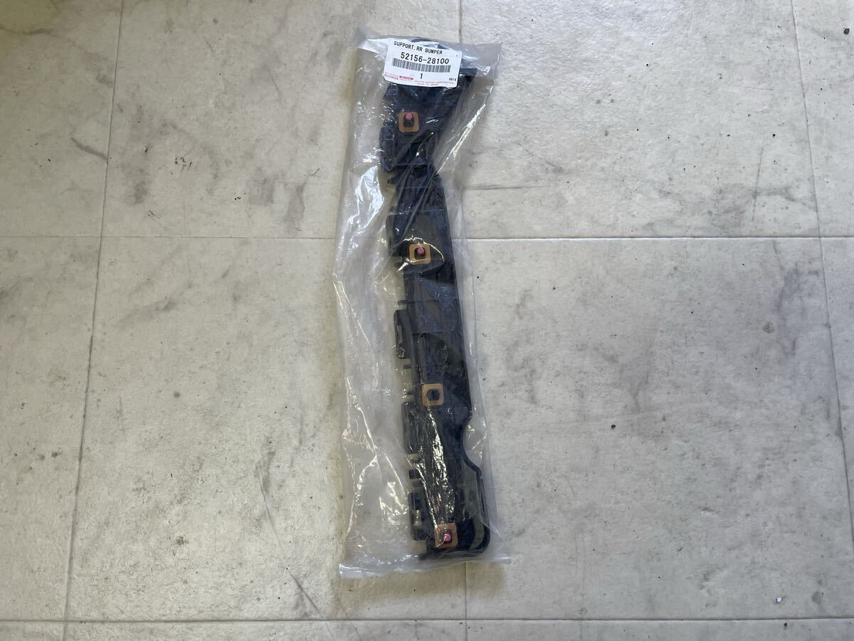 新品未開封 TOYOTA トヨタ 純正 ノア リアバンパーサポート 52156-28100 左側 助手席側 80系 ヴォクシー エスクァイア C2507036 リテーナー拍卖