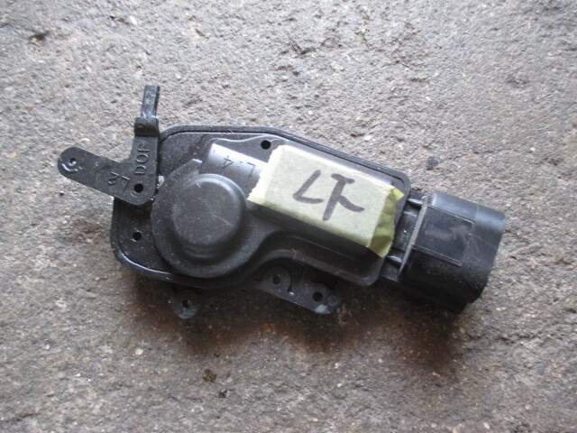 S321V ハイゼット 左前 ドアロックモーター拍卖