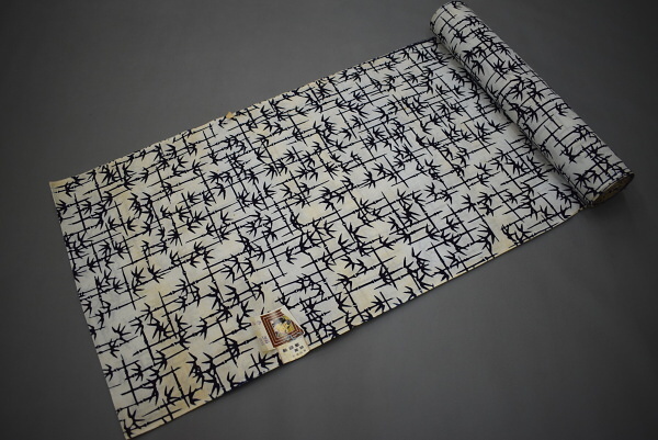 A11-11【凛々】即決 新古品 本染 ゆかた反物 白 笹 未仕立て品拍卖