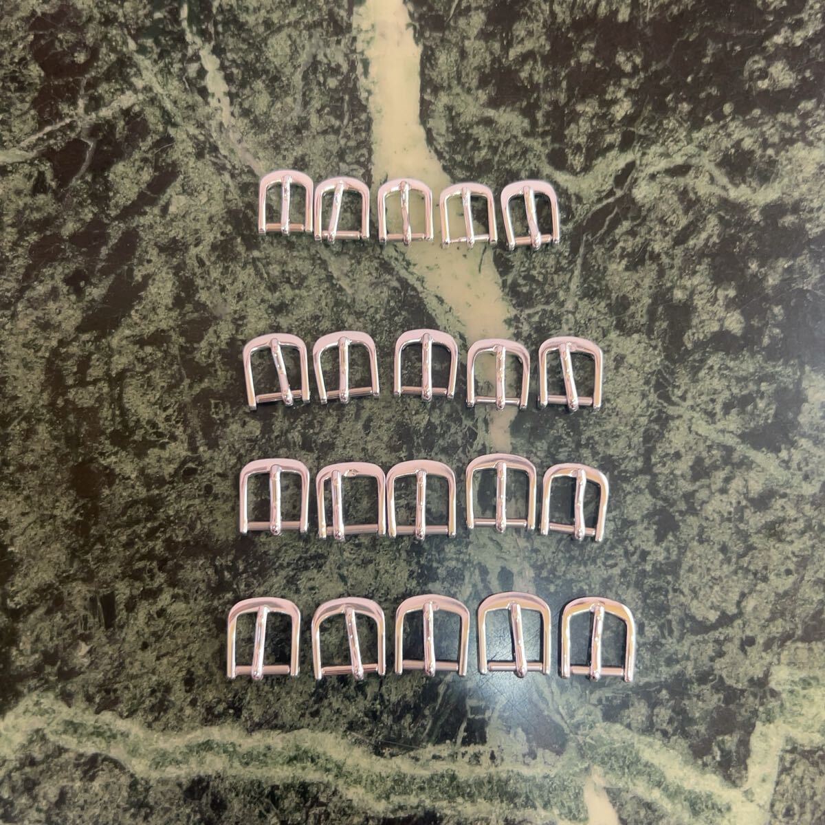 【美品】腕時計尾錠20個セット★7mm 8mm 9mm 10mm シルバー バンド交換用クラスプ バックル パーツ 部品 ②拍卖