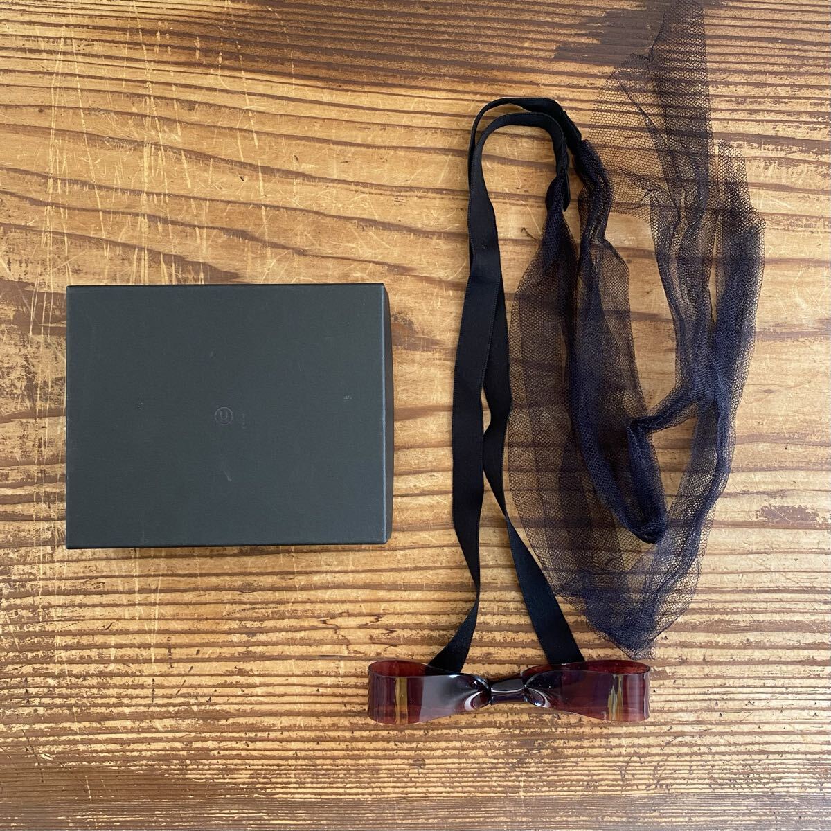 【初期 未使用 アンダーカバー UNDERCOVER リボン チョーカー 蝶ネクタイ ビニール ワインレッド × ブラック JUN TAKAHASHI artscabut期】拍卖