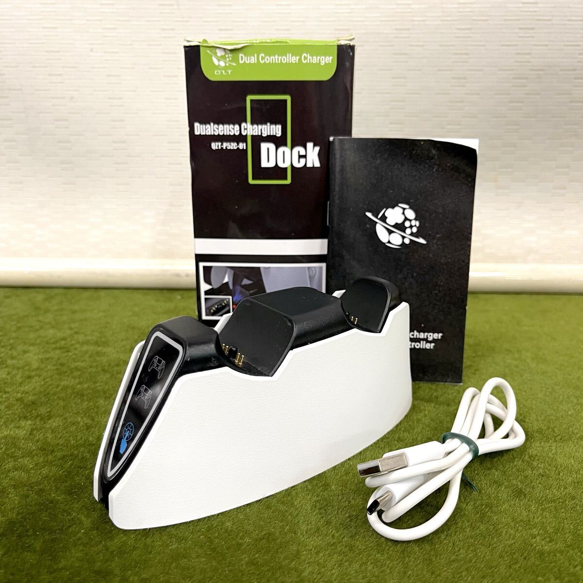 ★☆動作確認済 プレイステーション5/プレステ5/PS5コントローラー用充電器 Dual Controller Charger/Dualsense Charging Dock QZT-P5ZC-01拍卖