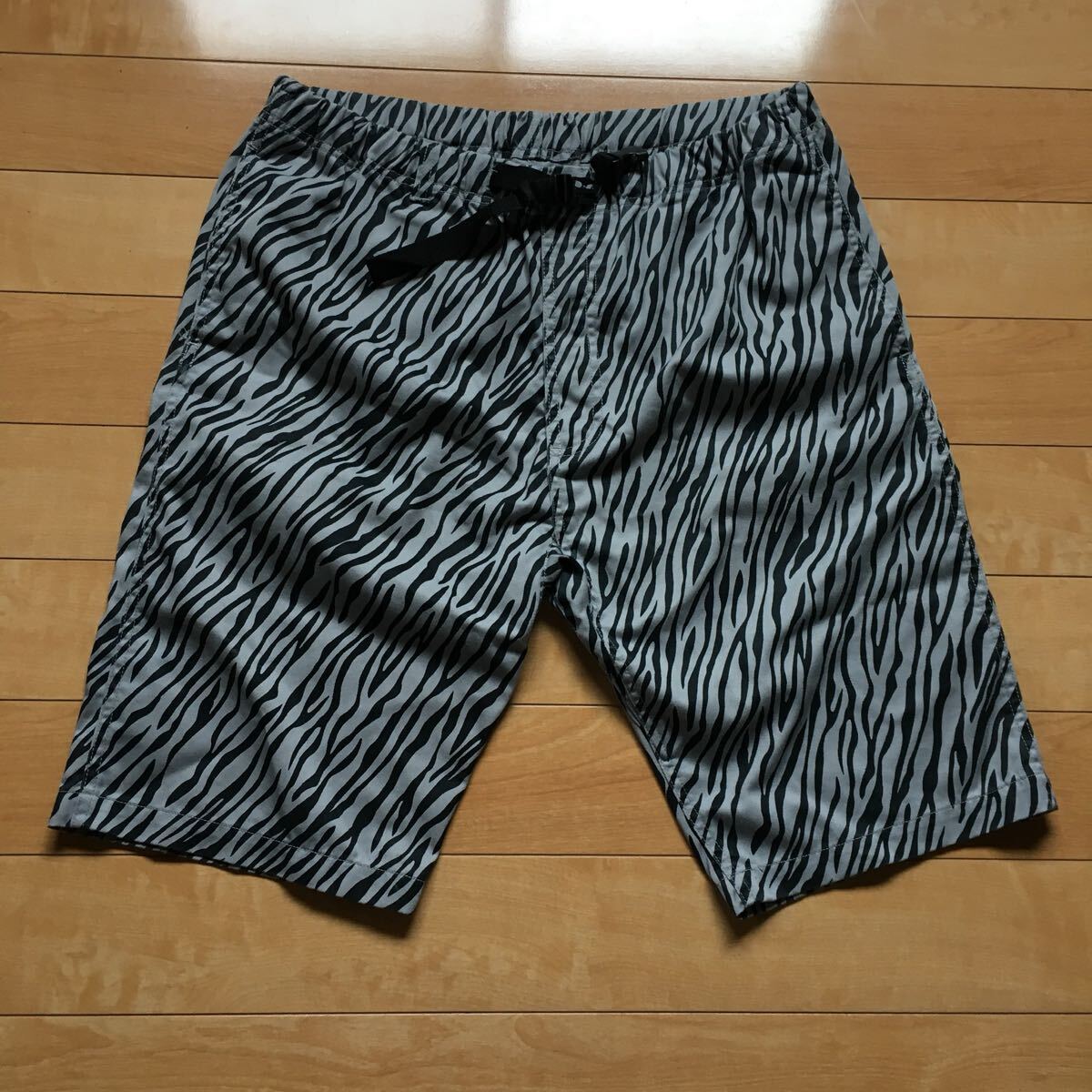 ジーユー ゼブラ柄ハーフパンツ 233-1-53 メンズ XL グレー拍卖
