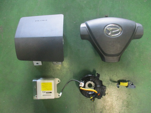 ⑦ 平成29年式 ミライース LA350S 純正 SRSコンピューター ダッシュカバー ホーンボタン センサー ※モジュール欠品/インフレーター欠品※拍卖