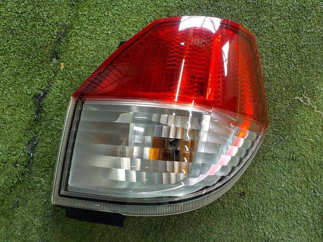 デリカD2 MB15S 右外側テールランプ コンビランプ バルブ式拍卖