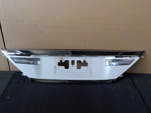 アルファード ANH20W リアガーニッシュ 070/パールホワイト【個人宅宛発送不可】拍卖