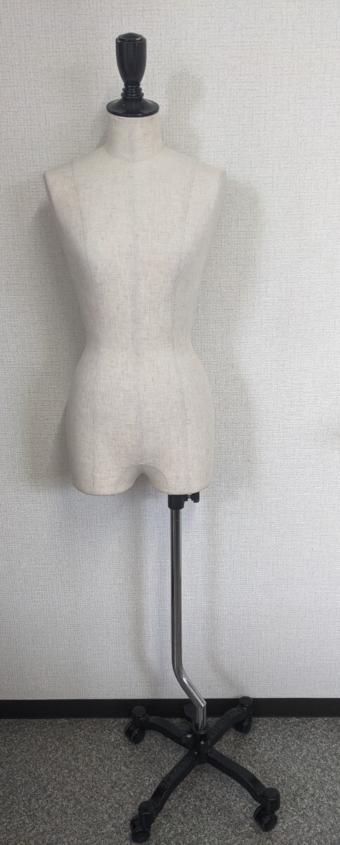 東京キイヤ マネキン TOKYOKIIWA DRESSFORM 中古品 レディース キャスター付き (D)拍卖