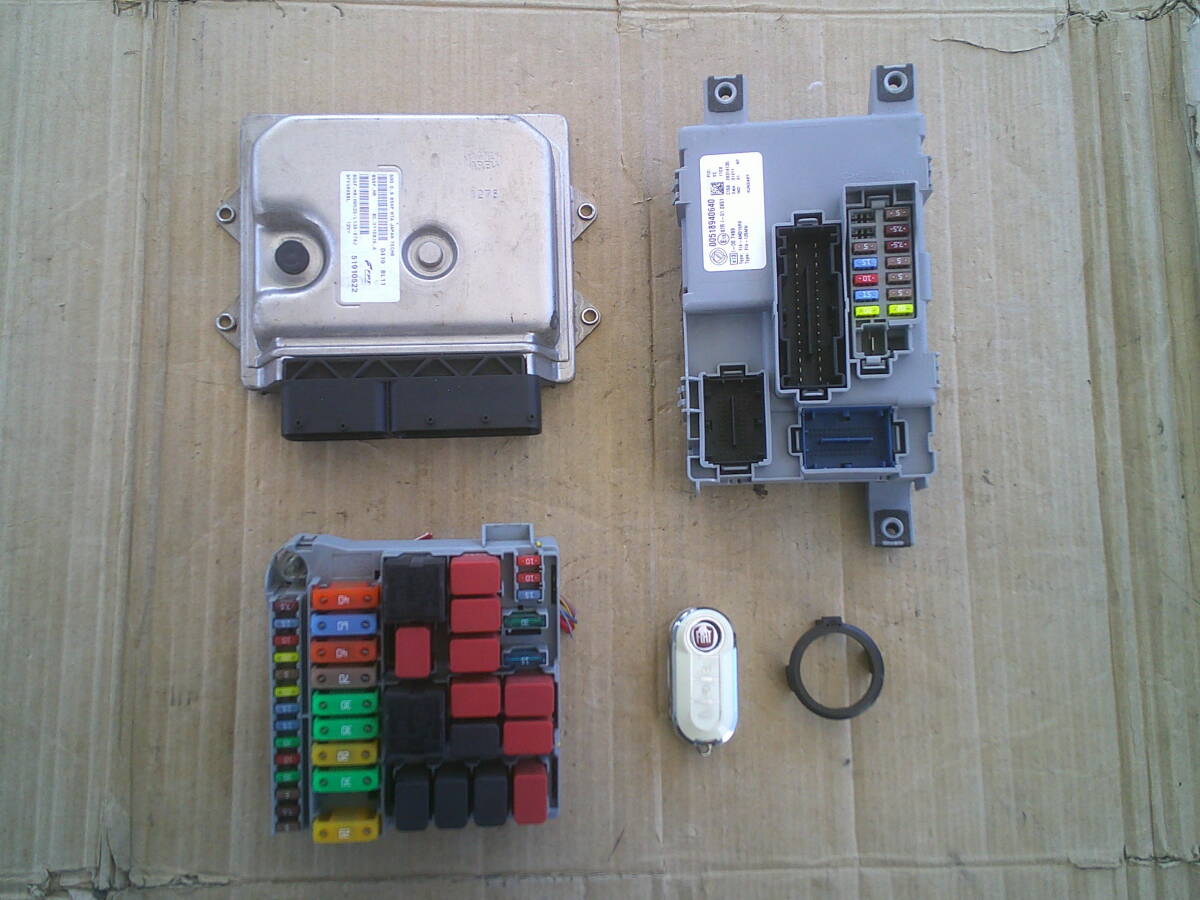 ★ フィアット500 FIAT 31209 エンジンコンピューター 51910522 ヒューズボックス リモコンキー ★ ツインエア FIAT 500 ポップ ラウンジ拍卖