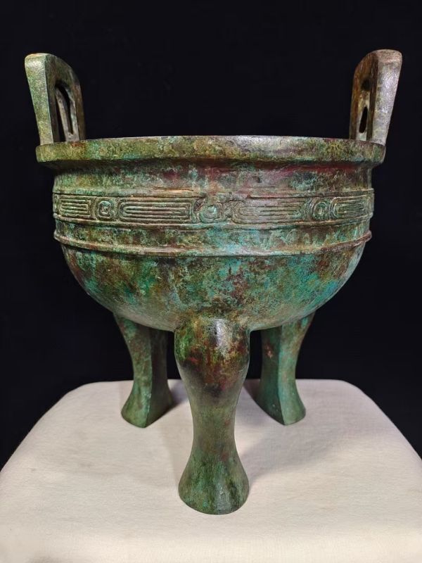 【美の継承】西周青銅器 毛公鼎 重約3.2kg 礼器 重厚古銅器 銘文入 周宣王時代 青銅礼器 伝統工芸品 中国古美術 純銅製 文房置物 R07071209拍卖