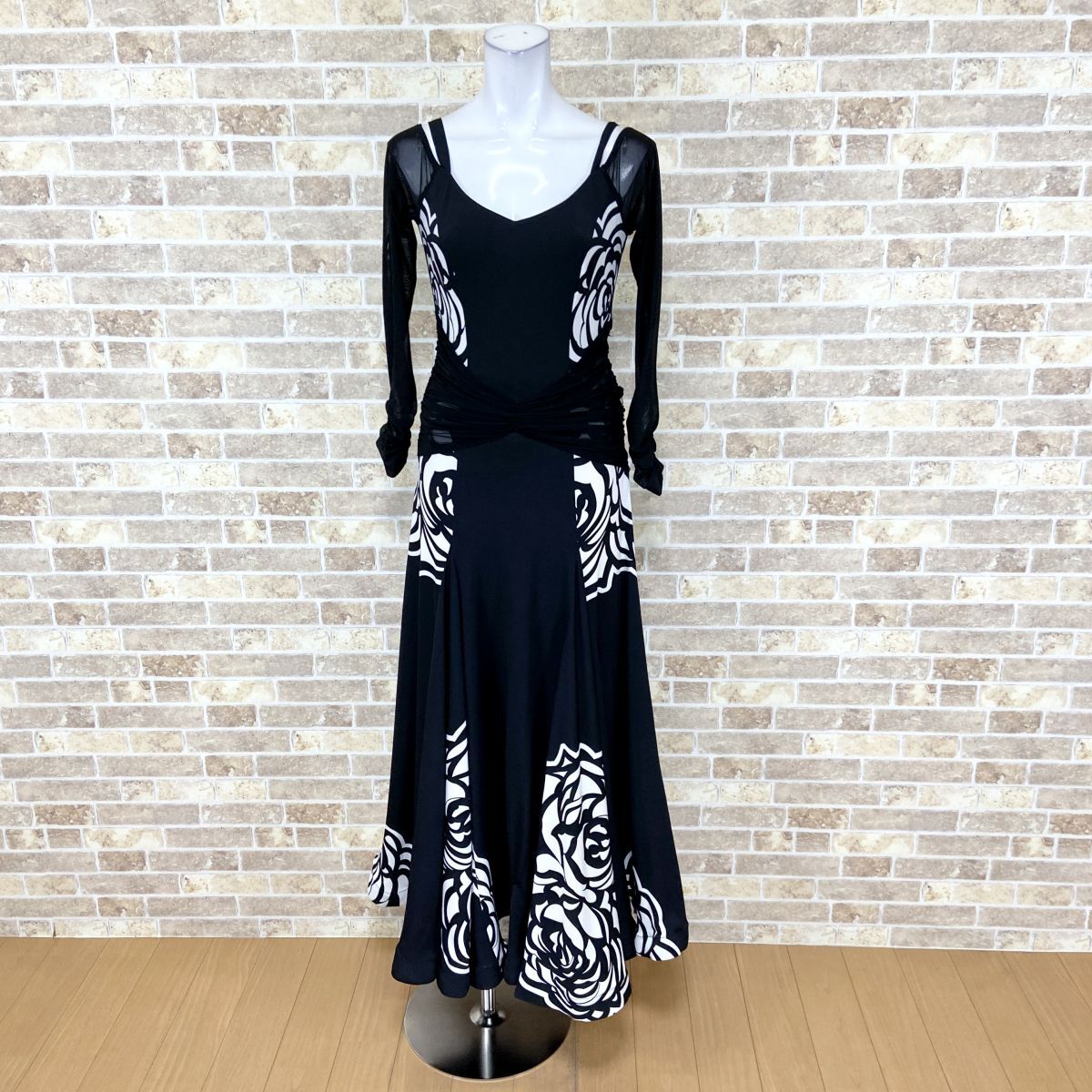 1円 社交ダンスドレス forever インナーパンツ付 黒系 M ダンス衣装ドレス カラードレス 発表会 舞台衣装 中古12767拍卖